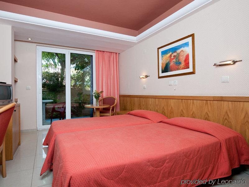 Pearl Beach Ретимно Номер фото