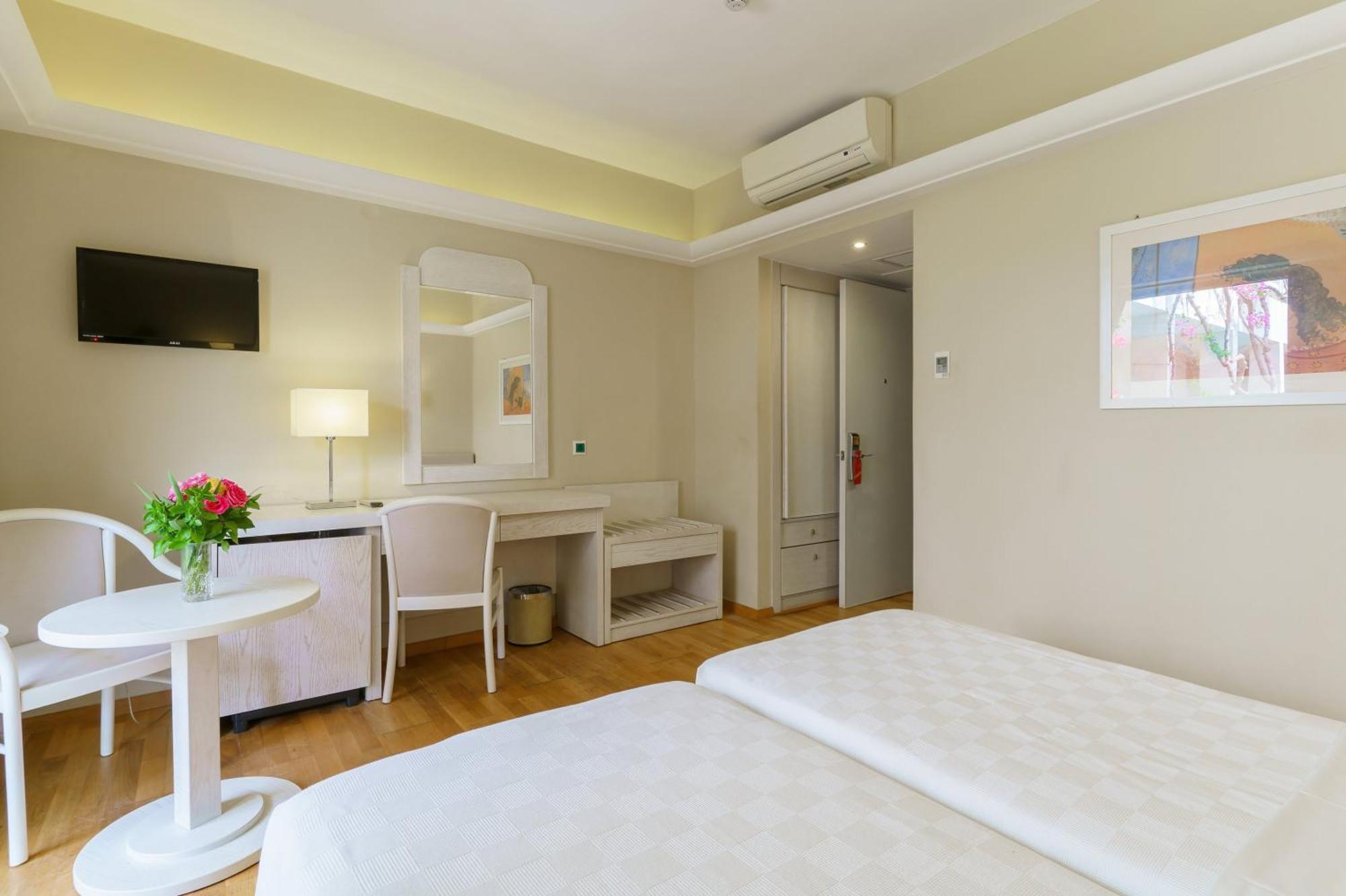 Pearl Beach Ретимно Номер фото